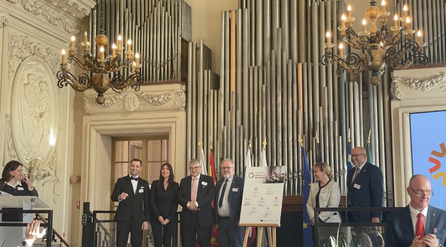 INVEST_05112025_photo3